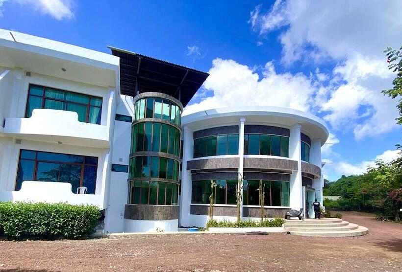 هتل Galapagos Tortuga Bay