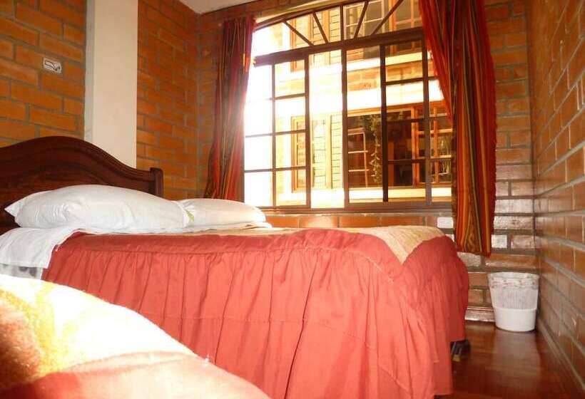 هاستل Hostal Nomada