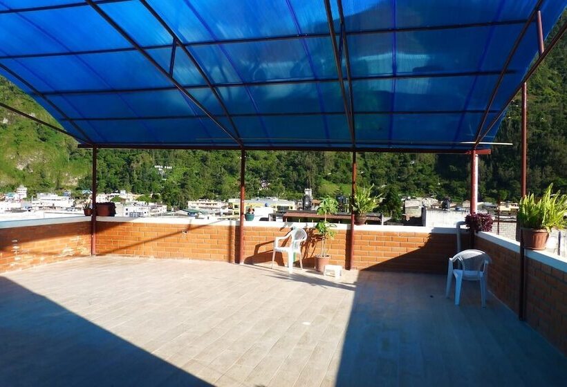 هاستل Hostal Nomada