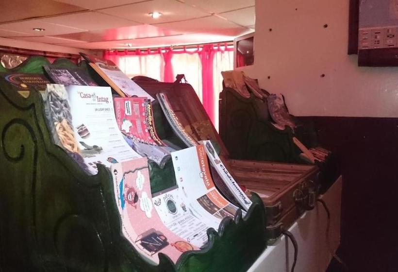 تختخواب و صبحانه Flying Donkey