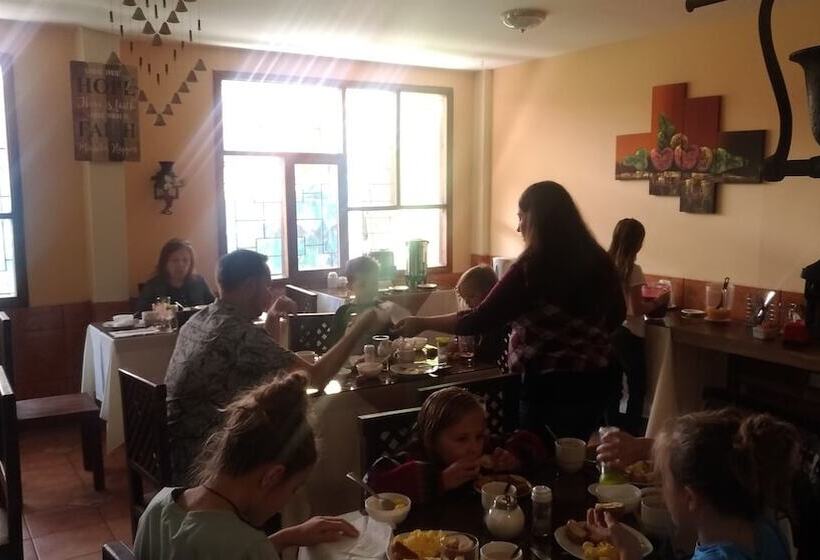 تختخواب و صبحانه Hostal & Spa Casa Real