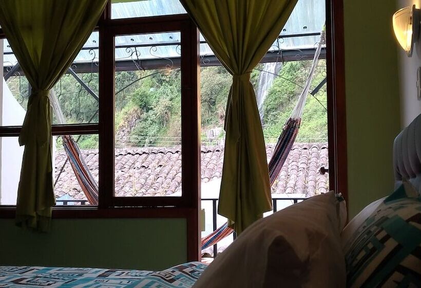 تختخواب و صبحانه Hostal & Spa Casa Real