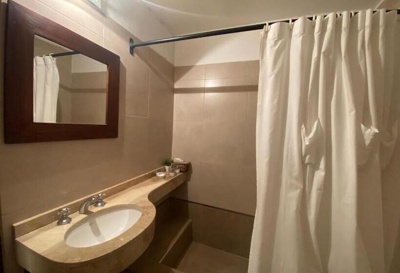 تختخواب و صبحانه Las Chirimoyas