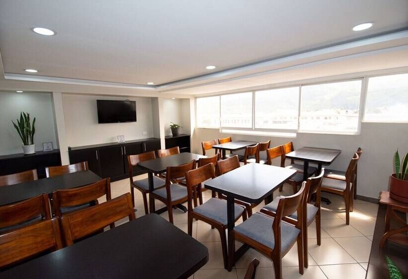 هتل Plaza Victoria