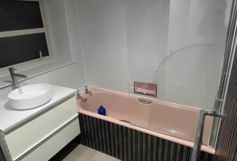 Отель Oyo Stay Inn Elmbank Terrace