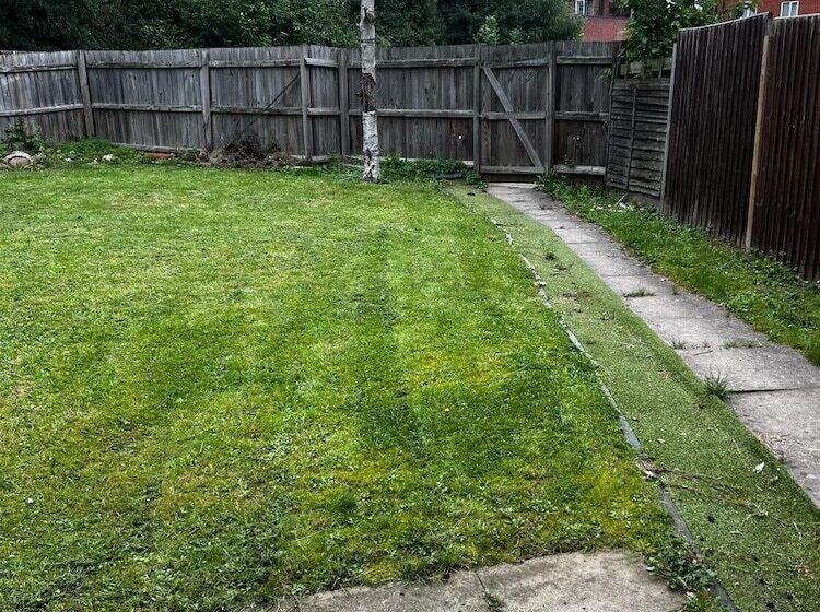 اقامتگاه Impeccable 4 Bed House In Leicester