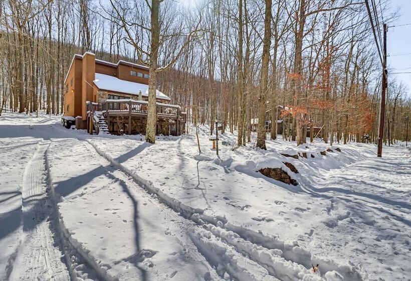 Spacious Hazleton Home   Walk To Lake Susquehanna!