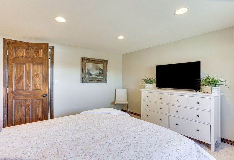 Hot Tub, Pool: 40 Acre Horse Ranch In Kiowa!