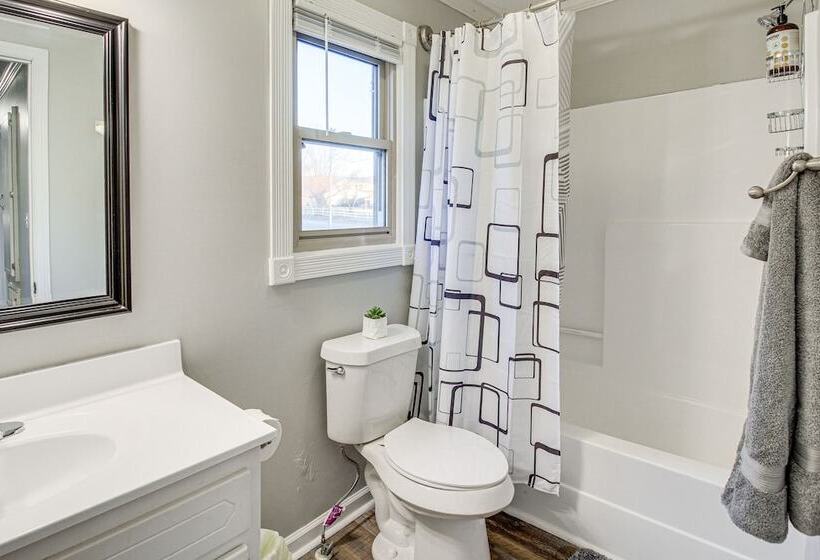 Charming Winchester Escape, 7 Mi To Downtown!