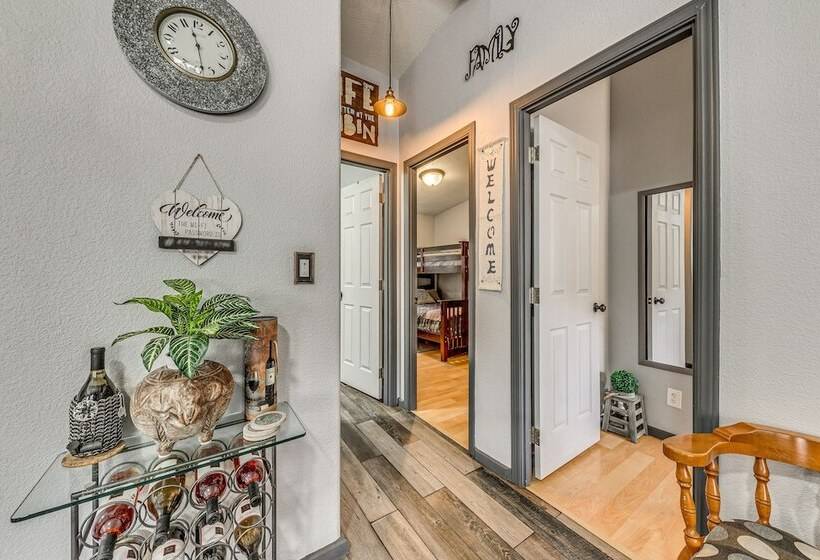 Ruidoso Cabin Retreat W/ Grill, Deck & Gazebo!