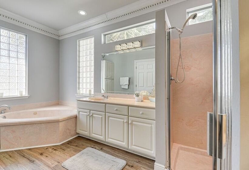 Destin Home W/ Community Pool & Beach Access