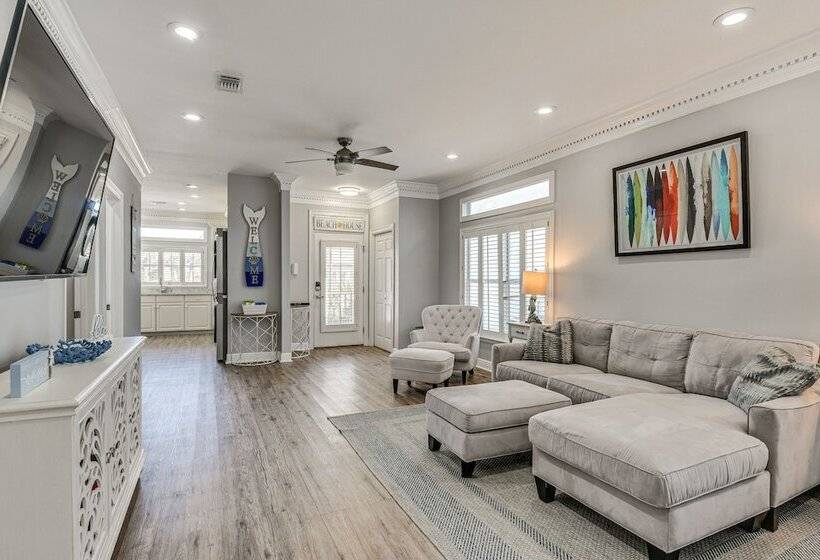 Destin Home W/ Community Pool & Beach Access
