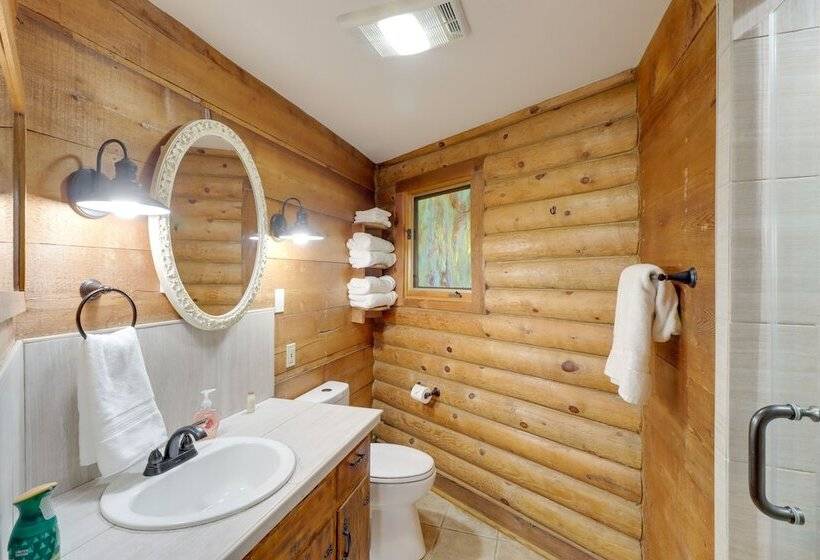 Family Friendly Riverfront Manor On The Little Red