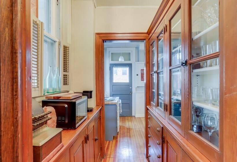 Historic Tiffin Home ~ Half Mi To University!