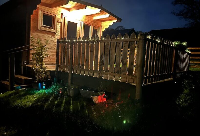 ホテル Captivating 1 Bed Lodge In Chesterfield