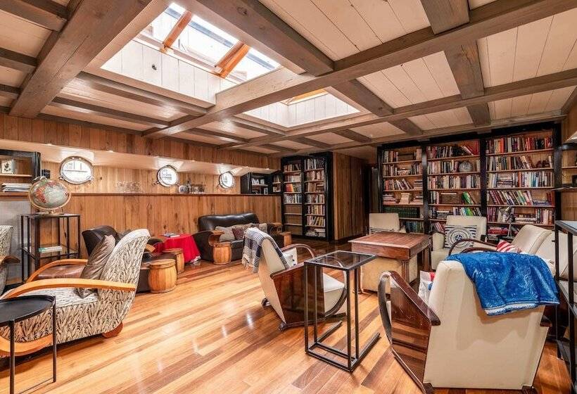 هتل Luxury Canary Wharf House Boat Room 1