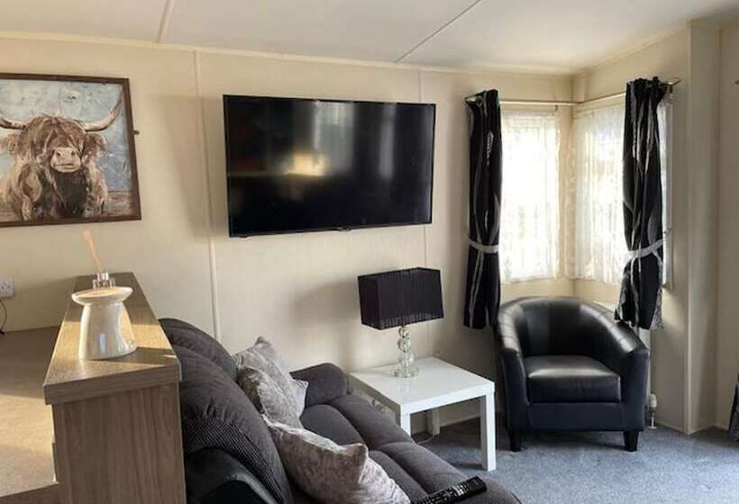 فندق Premium 2 Bed Caravan Sleeps 6 With Huge Decking