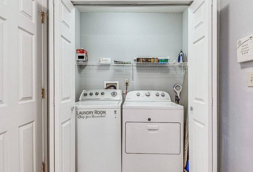 Indianapolis Home W/ Private Yard ~ 8 Mi To Dtwn!