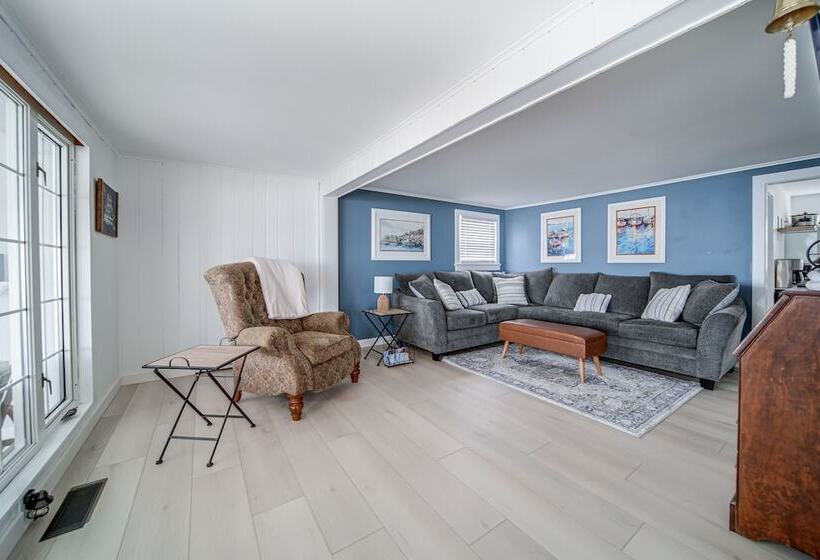 Waterfront Chautauqua Lake Home W/ Stunning Views