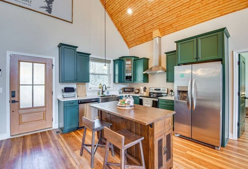 Lake Hartwell Cottage W/ Fire Pit: Near Clemson!