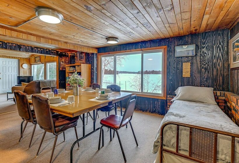 Lakefront Suring Home W/ Pool Table + Views!