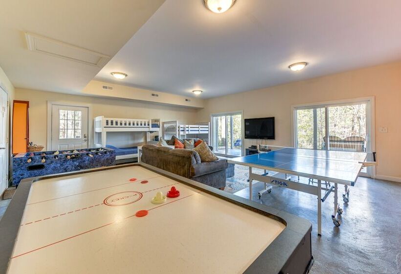 Littleton Home W/ On Site Lake Gaston Access!