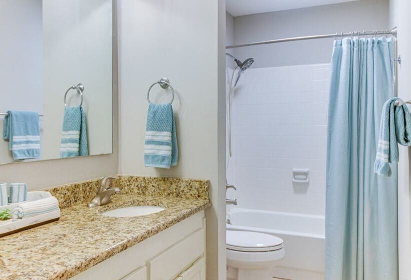 Lovely Charlotte Home W/ Yard: 9 Mi To Uptown!