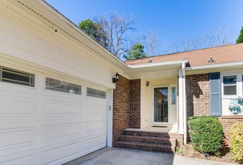 Lovely Charlotte Home W/ Yard: 9 Mi To Uptown!