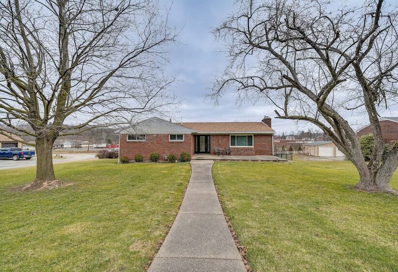 Lovely Valencia Home W/ Yard & Private Pool!