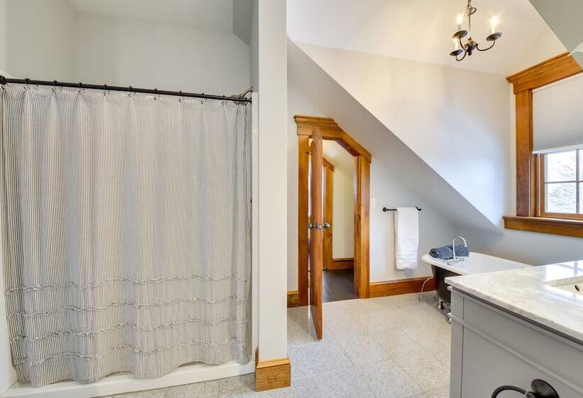 Oceanfront Mid Coast Maine Home W/ Private Beach!