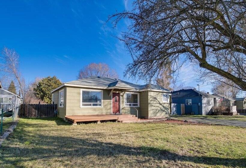 Peaceful Klamath Falls Home W/ Large Fenced Yard!