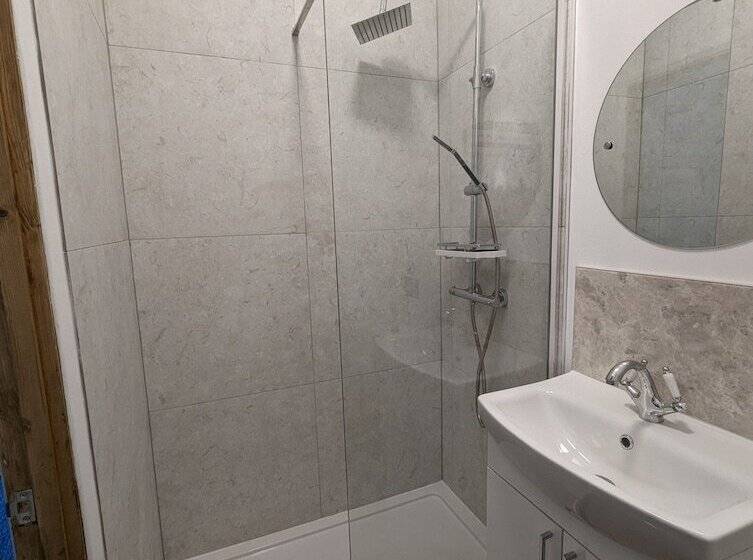 פנסיון Jurassic Bay Holidays