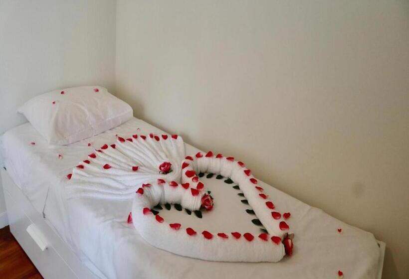 بنسيون Matching Loures Guest House