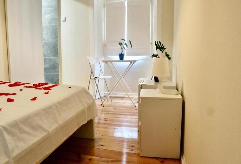 بنسيون Matching Loures Guest House