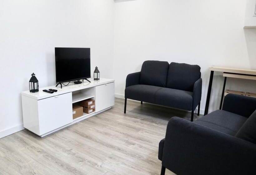 بنسيون Matching Loures Guest House