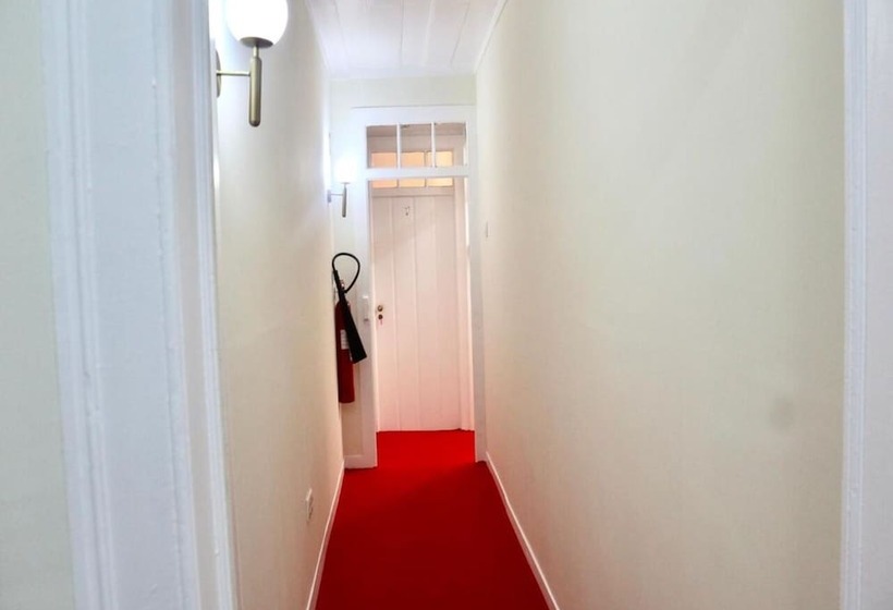 بنسيون Matching Loures Guest House
