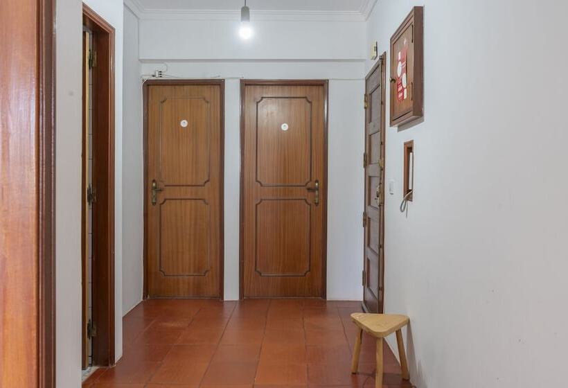 بنسيون Room In Apartment   Double Bed Room 1 In Sintra Center Next To Olga Cadaval