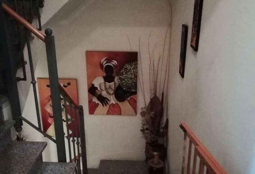 بنسيون Room In Apartment   Suite Room 6 In Albarraque, Sintra Between Cascais