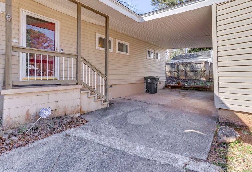 Pet Friendly Birmingham Cottage W/ Private Hot Tub