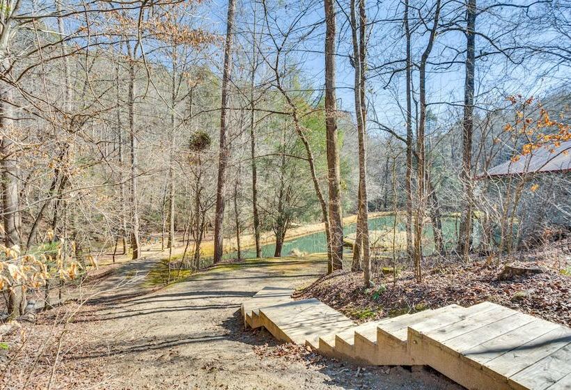 Quaint Dahlonega Cabin W/ Cavenders Creek Access!