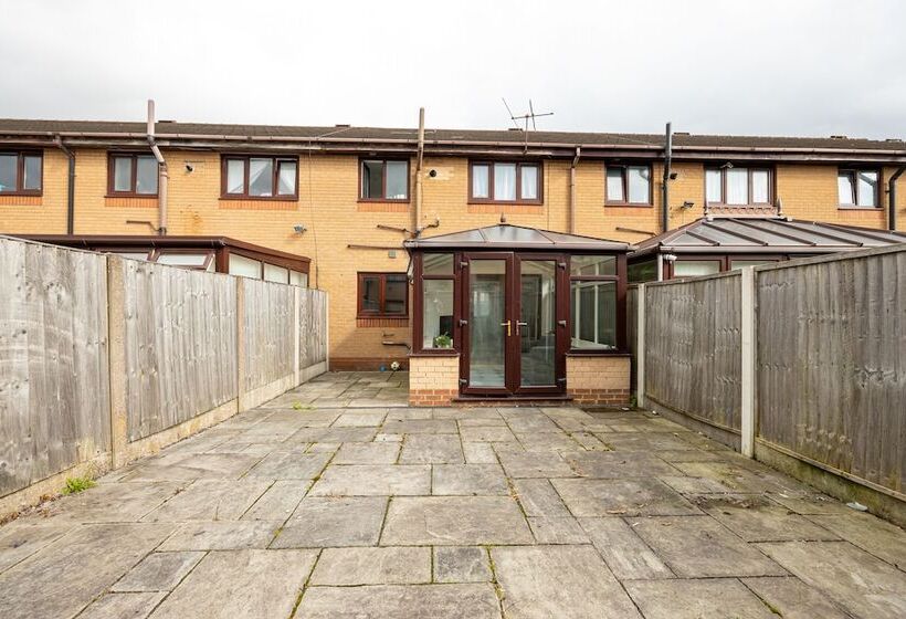 レジデンス Captivating 3 Bed House In Blackburn