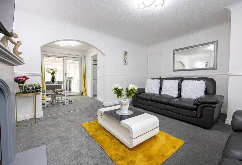 レジデンス Captivating 3 Bed House In Blackburn