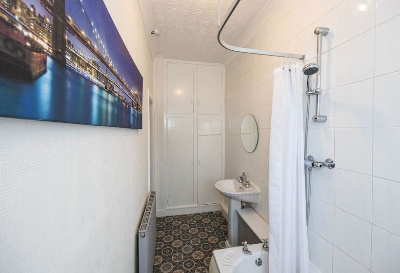 레지던스 Captivating 2 Bed House In Blackburn