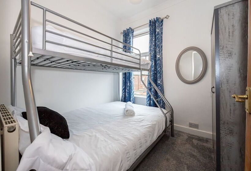 레지던스 Captivating 2 Bed House In Blackburn