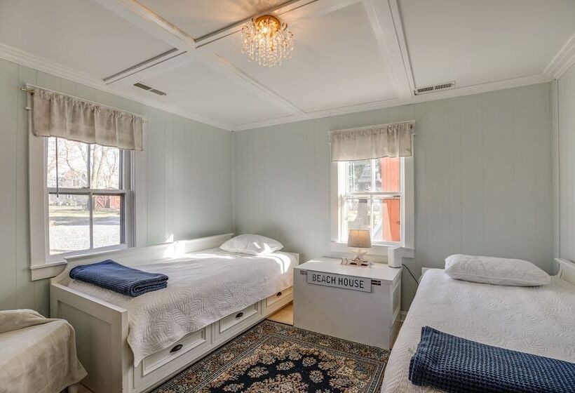 Cottage W/ Potomac River Views In Newburg!