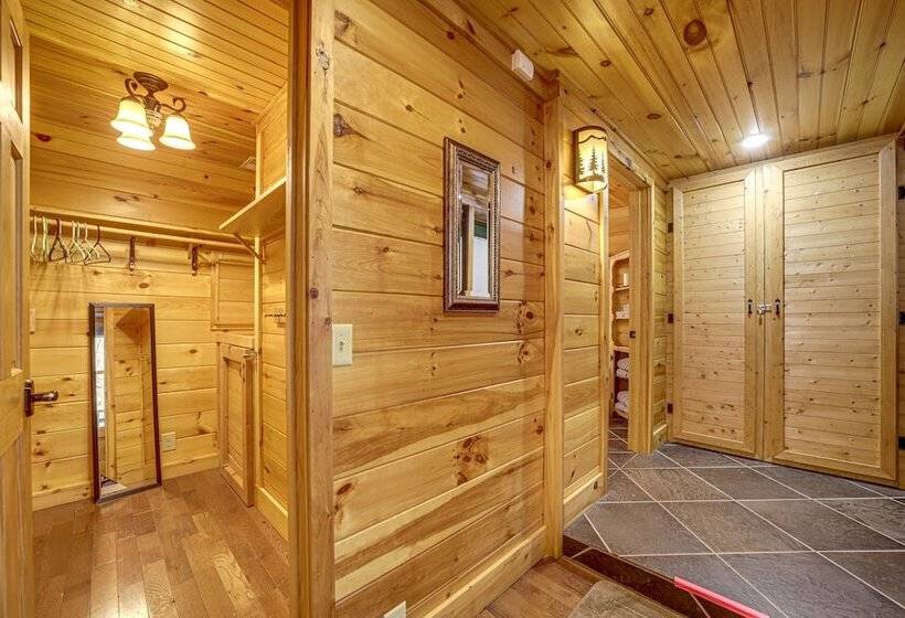 Twin Creeks Lodge  W/ Hot Tub < 1 Mi To Lake!