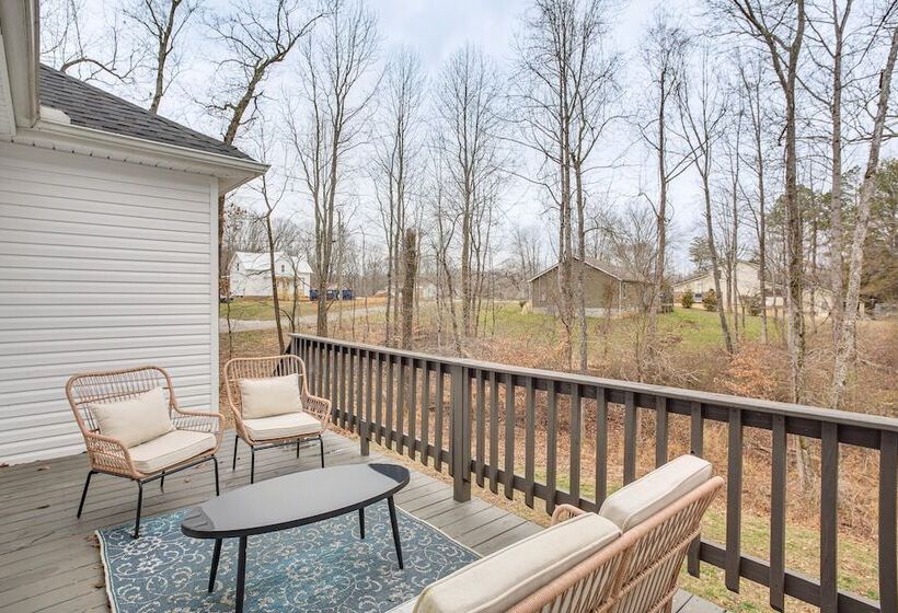 Winchester Home W/ Deck < 1 Mi To Tims Ford Lake!