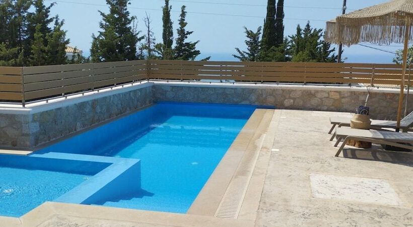 Zephyros Villas   Agios Nikitas