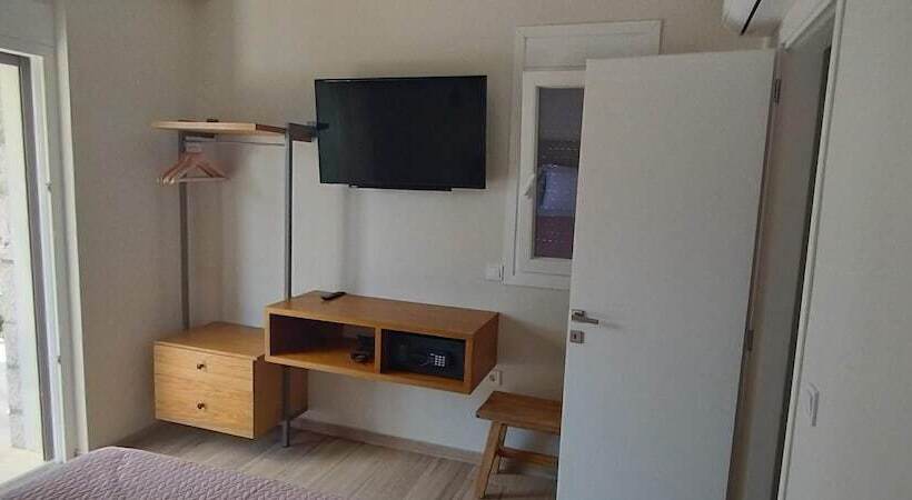 Zephyros Villas   Agios Nikitas