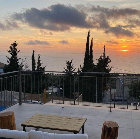 Zephyros Villas   Agios Nikitas